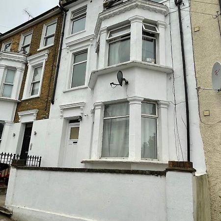 Elmdene Road Apartment London Ngoại thất bức ảnh